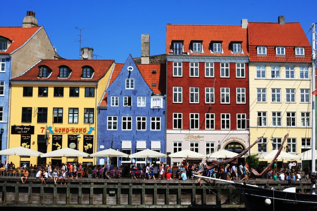 nyhavn by day